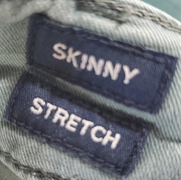 𝅺AEO skinny stretch Size 8 camo jeans - Picture 6 of 7